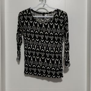 H&M long sleeve geometric print shirt